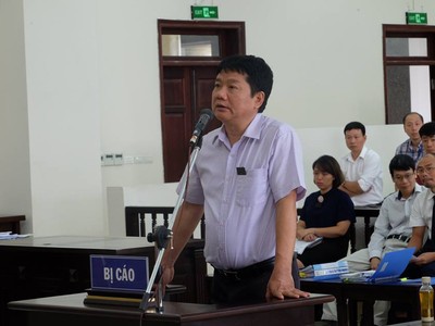 Bị cáo Đinh La Thăng tự bào chữa tại Tòa.