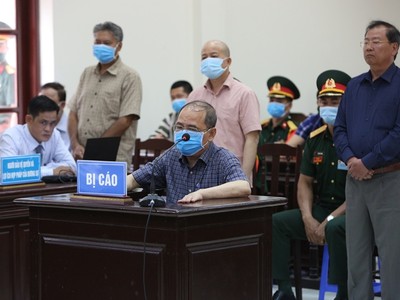 Các bị cáo nghe tuyên án