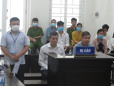 Các bị cáo tại phiên tòa