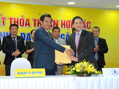 Nam A Bank bắt tay hợp tác với Đại học Ngân hàng TP.HCM
