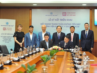 Bệnh viện Đại học Y Dược TPHCM bắt tay MoMo đẩy mạnh thanh toán không tiền mặt