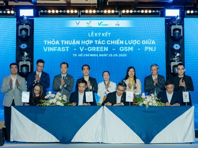 PNJ ký kết thỏa thuận hợp tác với ba đối tác chiến lược VinFast, GSM, V-Green (Ảnh: Đông Lê)