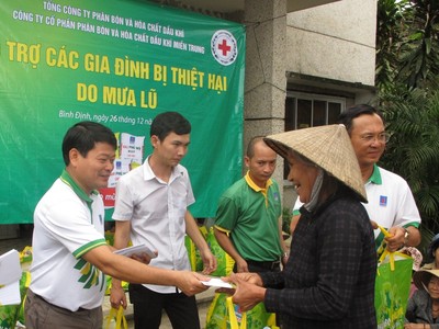 DPM khẩn cấp cứu trợ đồng bào miền Trung