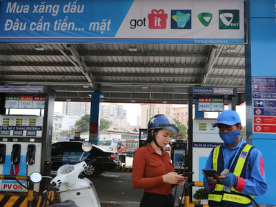 PVOIL: Mua xăng dầu thanh toán bằng ứng dụng trên điện thoại thông minh