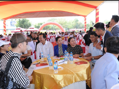 Người dân Tây Ninh đến tìm hiểu và mua dự án Golden City