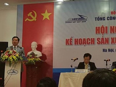 Bộ trưởng Thăng cho rằng nếu không khẩn trương đổi mới toàn diện, đường sắt sẽ khó có tồn tại khi mà các loại hình vận tải khác đang phát triển rất nhanh