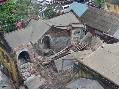 Vụ nhà cổ bị sập trên phố Trần Hưng Đạo tháng 9/2015