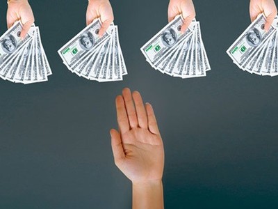 Tỷ giá trung tâm ngày 4/3 giảm mạnh, vàng rút ngắn chênh lệch với thế giới