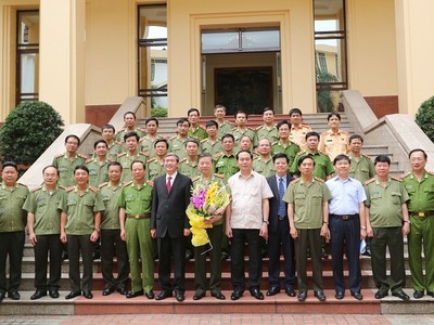 Chủ tịch nước Trần Đại Quang, Thường trực Ban Bí thư Đinh Thế Huynh, đồng chí Tô Lâm cùng các đại biểu tham dự buổi lễ. Ảnh MPS