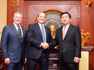 Bí thư Thành Ủy TP.HCM Đinh La Thăng tiếp ông Howard Lutnick chiều 24/5.