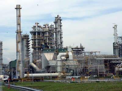 Một phân xưởng chính của Nhà máy lọc dầu Dung Quất. Ảnh minh họa. (Ảnh: Huy Hùng/TTXVN)