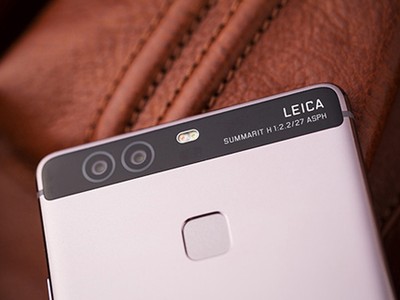Huawei P9 nổi bật với camera kép. 