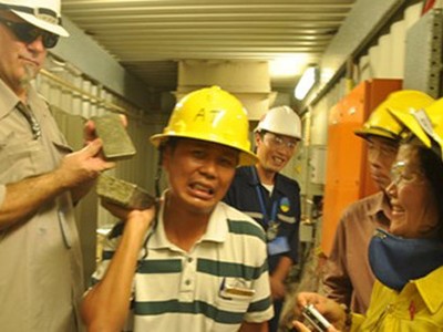 Vàng được tinh chế tại nhà máy vàng Phước Sơn