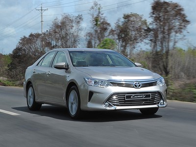Toyota Camry mới giá từ 1,1 tỷ tại Việt Nam
