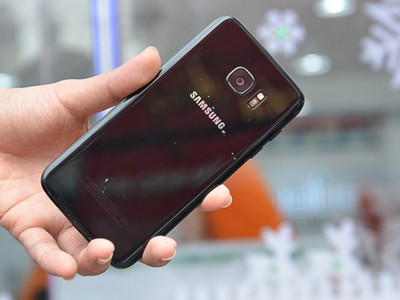 Galaxy S7e phiên bản đen bóng có giá 18,99 triệu đồng