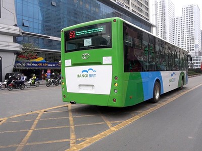 Tuyến buýt BRT đầu tiên của Sài Gòn và Hà Nội khác nhau thế nào?