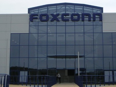 Công ty gia công iPhone lần đầu tiên bị giảm doanh thu