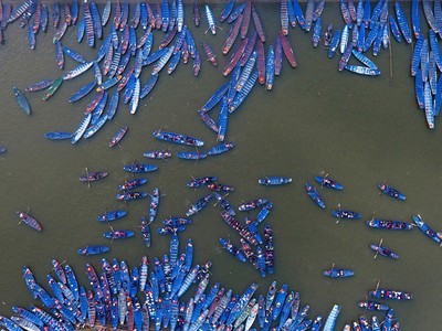 Khoảnh khắc ấn tượng chùa Hương ngày khai hội