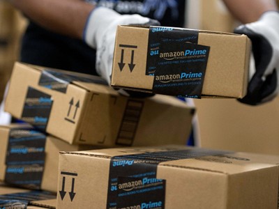 Amazon chiếm gần nửa doanh số bán hàng trực tuyến Mỹ năm 2016