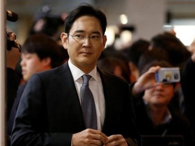 Ông Lee Jae-yong trước phiên điều trần tại Quốc hội tháng 12/2016. Ảnh: Reuters