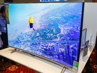 TV màn hình cong thương hiệu Việt giá từ 6 triệu đồng