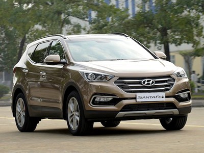 Hyundai Santa Fe giảm 70 triệu trong tháng 4.