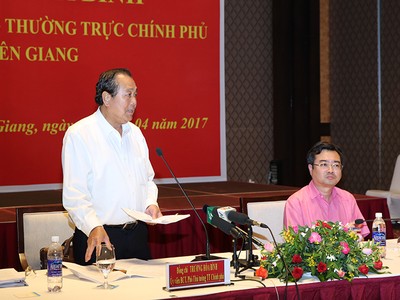 Phó Thủ tướng Trương Hòa Bình phát biểu tại buổi làm việc. Ảnh: VGP/Lê Sơn