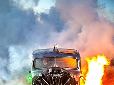 Chiếc bán tải độc đáo sử dụng động cơ 7 xy-lanh