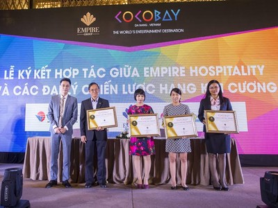 Đại diện Tập đoàn Empire cùng các đại lý chiến lược hạng Kim Cương: Saigon Tourist, Vietnam Tourism Charter, Global Tour, Viet Travel.