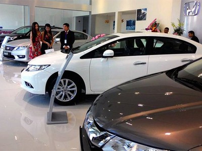 Các mẫu xe liên tục giảm giá khuyến mãi thu hút khách hàng