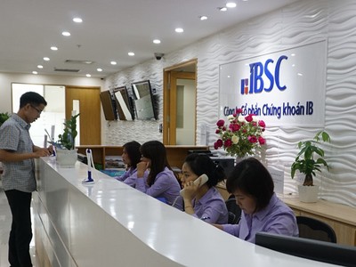 Phó tổng Chứng khoán IB (VIX) đăng ký mua 4 triệu cổ phiếu