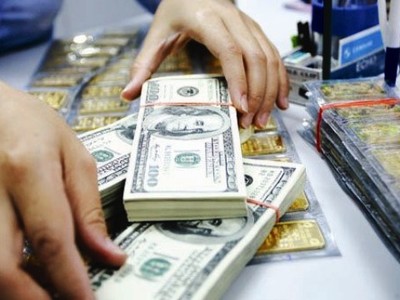 Sáng 19/5, vàng bất ngờ giảm hơn 100.000 đồng/lượng, giá USD bật tăng