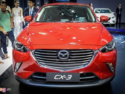 Mazda CX-3 xuất hiện trong gian hàng của Trường Hải ở triển lãm Vietnam Motor Show 2016.