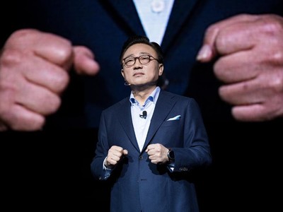 DJ Koh, Giám đốc bộ phận di động của Samsung, nói về sản phẩm mới của mình.