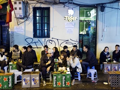 Thị trường bia Việt Nam đang là tầm ngắm của nhiều hãng bia trên thế giới. Ảnh: Bloomberg