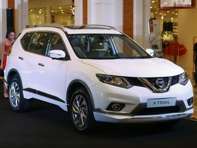 X-Trail thêm gói trang bị Premium L, giá không đổi.
