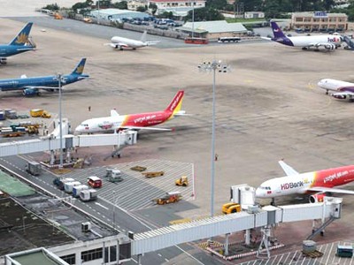 Các hãng hàng không đang cạnh tranh mạnh mẽ về giá vé máy bay. Ảnh: Xuân Hoa. 