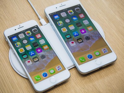 Mở hộp bộ đôi iPhone 8 trước ngày bán