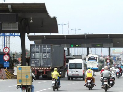 Việc thu phí tự động không dừng được cho là sẽ giúp giảm ùn tắc. Ảnh: Hữu Công