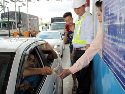 Từ năm 2019, sẽ triển khai đồng bộ thu giá dịch vụ không dừng đối với tất cả các tuyến quốc lộ được đầu tư theo hình thức hợp đồng BOT trên cả nước. Ảnh: Hoàng Nam