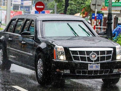 Xe "Quái thú" của Tổng thống Mỹ được máy bay vận tải chở tới Đà Nẵng ngày 8/11. Ảnh: Đức Đồng.