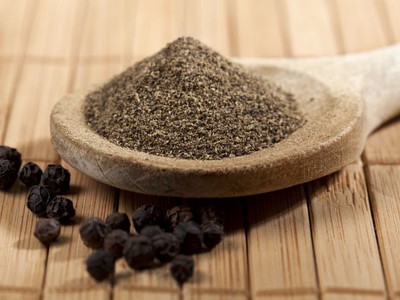 Giá Hồ tiêu sụt giảm mạnh, và phải mua cao, bán thấp là nguyên nhân chính khiến doanh thu, và lợi nhuận PIT đi xuống.