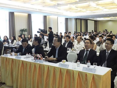 Chuyên gia PHS: Nên nắm giữ cổ phiếu ngành hàng tiêu dùng, chăm sóc sức khoẻ và hàng không