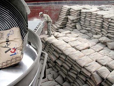 Tăng sản lượng và tăng xuất khẩu, nhưng hiệu quả của ngành xi măng vẫn thấp. (Ảnh minh họa: KT)