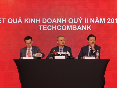 Ban lãnh đạo Techcombank trả lời các câu hỏi tại buổi công bố Kết quả kinh doanh quý II/2018