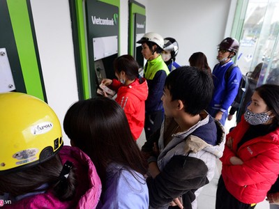 Ngân hàng Nhà nước cảnh báo các ngân hàng thương mại đề phòng rủi ro tại các ATM vào đêm khuya. Ảnh: LH.