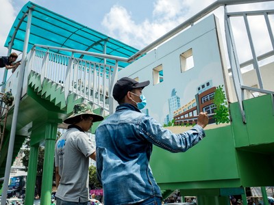 7 cầu bộ hành ở TP.HCM được 'khoác áo mới'