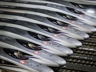 Các đoàn tàu viên đạn có thể chạy qua tuyến đường sắt dưới nước ở tốc độ tối đa 250 km/h. Ảnh: CNN.