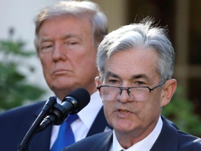 Tổng thống Mỹ - Donald Trump và Chủ tịch Fed - Jerome Powell. Ảnh: Reuters