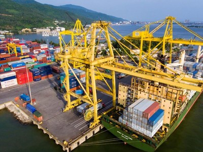 Hãng vận tải biển Đài Loan bất ngờ mua hơn 20% vốn của Cảng Đà Nẵng (CDN)